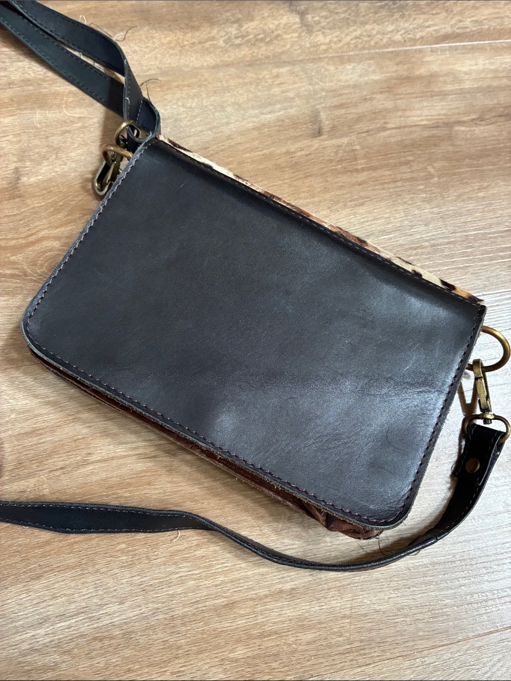 CARPE DIEM LONDON Bought on VACATION Leather Crossbody with Leopard-Print Flap - Picture 6 of 16